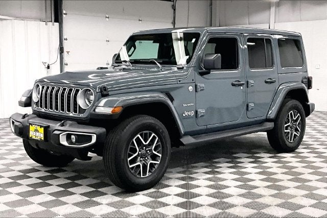 2024 Jeep Wrangler Sahara 4X4-Navigation-Sky Power Top