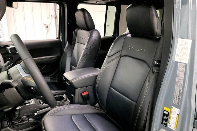 2024 Jeep Wrangler Sahara 4X4-Navigation-Sky Power Top
