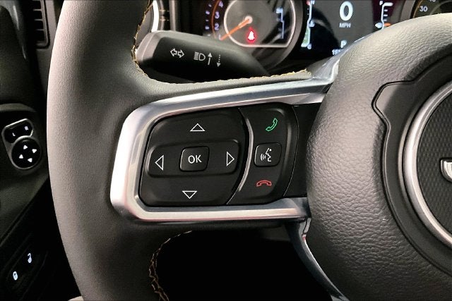 2024 Jeep Wrangler Sahara 4X4-Navigation-Sky Power Top