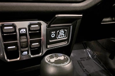 2024 Jeep Wrangler Sahara 4X4-Navigation-Sky Power Top
