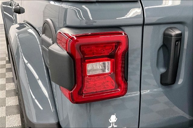 2024 Jeep Wrangler Sahara 4X4-Navigation-Sky Power Top