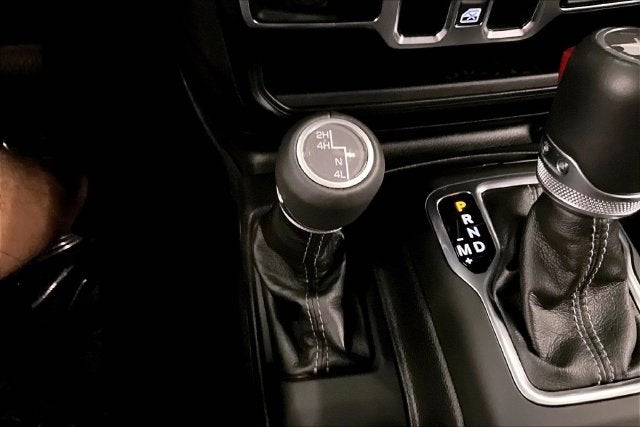 2024 Jeep Wrangler Sahara 4X4-Navigation-Sky Power Top