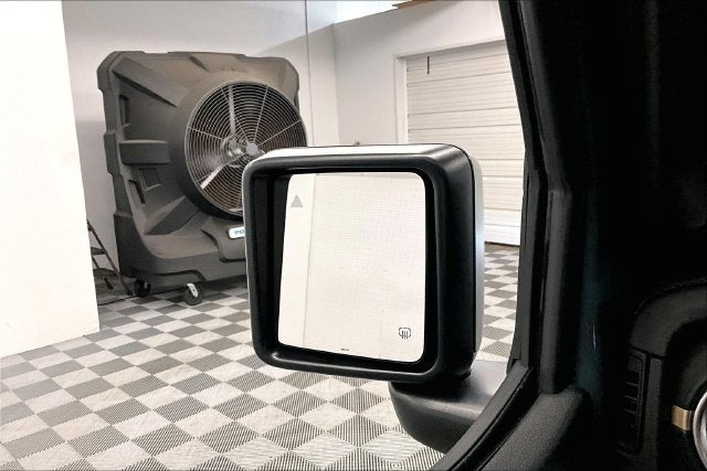 2024 Jeep Wrangler Sahara 4X4-Navigation-Sky Power Top