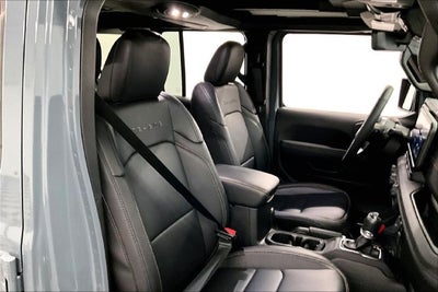 2024 Jeep Wrangler Sahara 4X4-Navigation-Sky Power Top