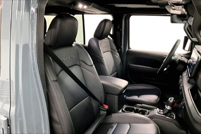 2024 Jeep Wrangler Sahara 4X4-Navigation-Sky Power Top