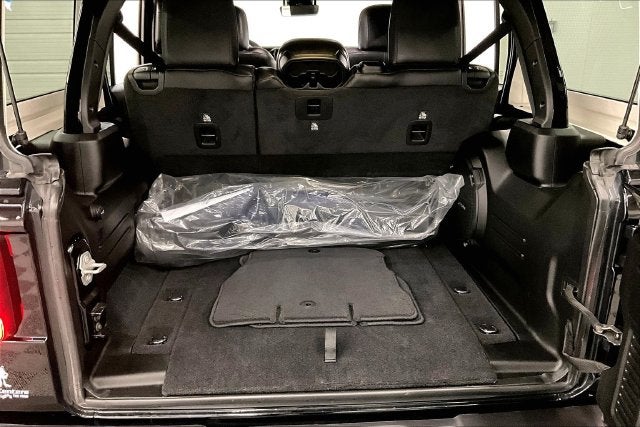 2024 Jeep Wrangler Sahara 4x4-Sky One-Touch Power Top-Adaptive Cruise
