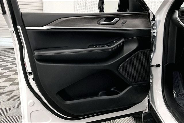 2024 Jeep Grand Cherokee Limited 4x4-Pano Roof-Adaptive Cruise-Htd/Cooled Leather