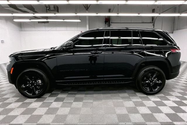 2024 Jeep Grand Cherokee Limited 4x4 - Black Appearance Pkg - Htd/Cooled Seats