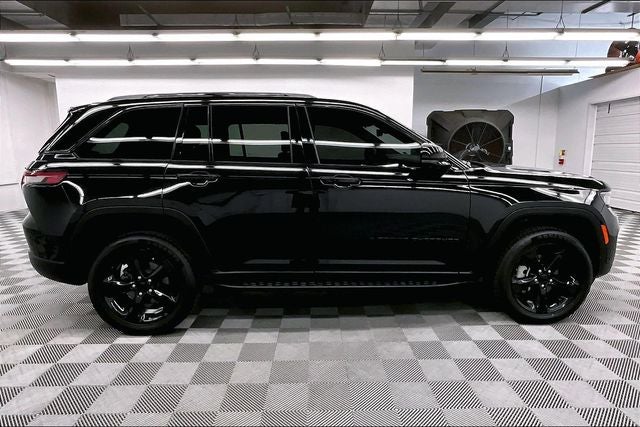 2024 Jeep Grand Cherokee Limited 4x4 - Black Appearance Pkg - Htd/Cooled Seats