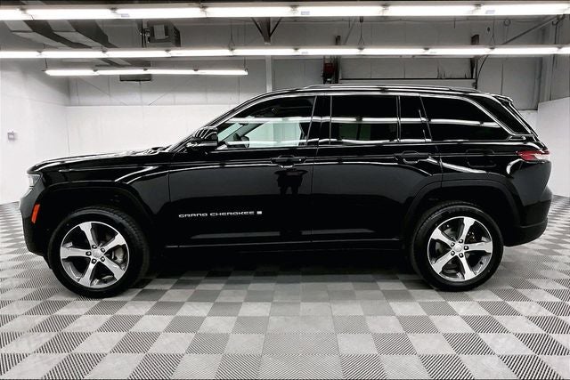 2023 Jeep Grand Cherokee Limited 4x4 - Pano Roof - Adaptive Cruise - Htd Seats