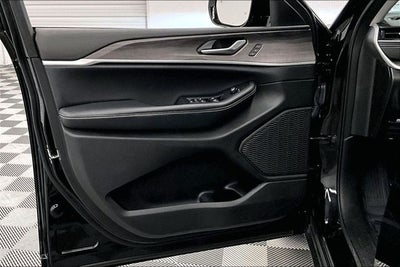 2023 Jeep Grand Cherokee Limited 4x4 - Pano Roof - Adaptive Cruise - Htd Seats