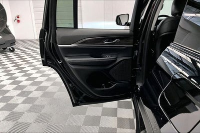 2023 Jeep Grand Cherokee Limited 4x4 - Pano Roof - Adaptive Cruise - Htd Seats
