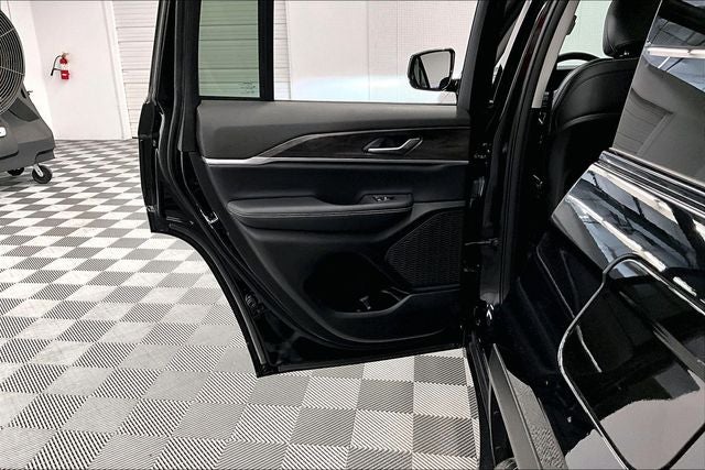 2023 Jeep Grand Cherokee Limited 4x4 - Pano Roof - Adaptive Cruise - Htd Seats