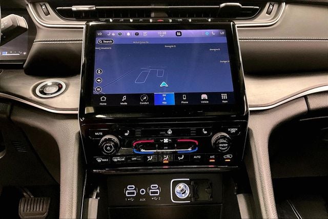 2023 Jeep Grand Cherokee Limited 4x4 - Pano Roof - Adaptive Cruise - Htd Seats