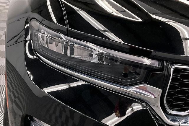 2023 Jeep Grand Cherokee Limited 4x4 - Pano Roof - Adaptive Cruise - Htd Seats