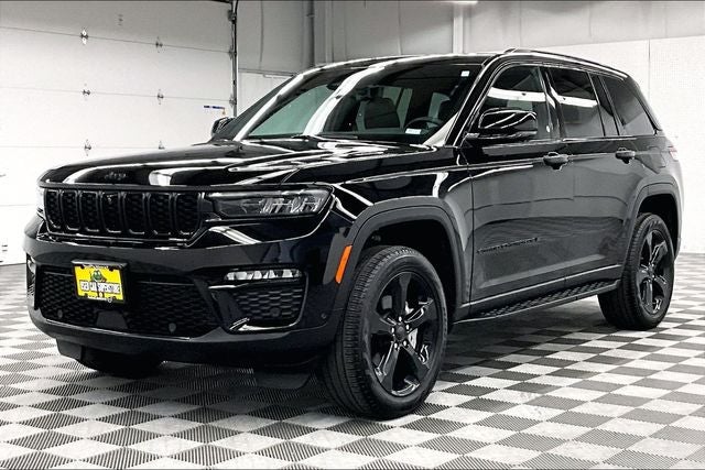 2024 Jeep Grand Cherokee Limited 4x4 - Black Appearance Pkg - Pano Roof