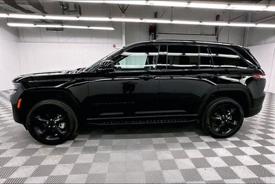 2024 Jeep Grand Cherokee Limited 4x4 - Black Appearance Pkg - Pano Roof