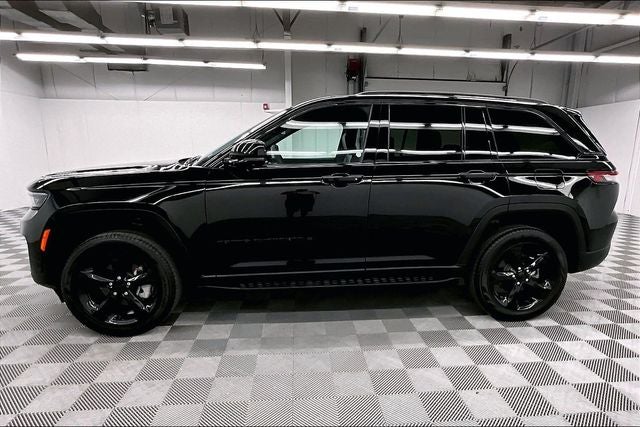 2024 Jeep Grand Cherokee Limited 4x4 - Black Appearance Pkg - Pano Roof