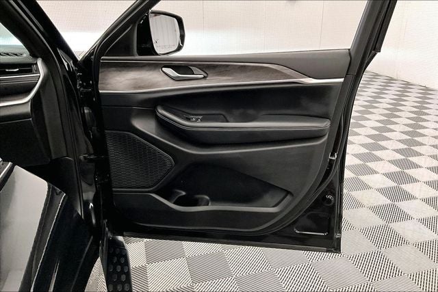 2024 Jeep Grand Cherokee Limited 4x4 - Black Appearance Pkg - Pano Roof