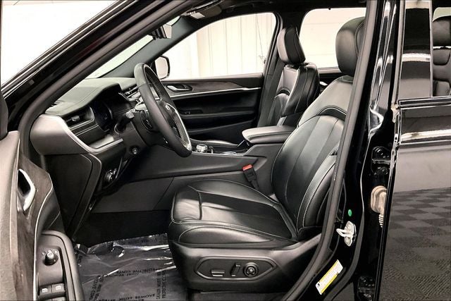2024 Jeep Grand Cherokee Limited 4x4 - Black Appearance Pkg - Pano Roof