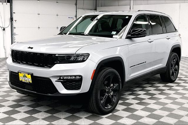 2024 Jeep Grand Cherokee Limited 4x4 - Black Appearance Pkg - Pano Roof - 20'' Whee