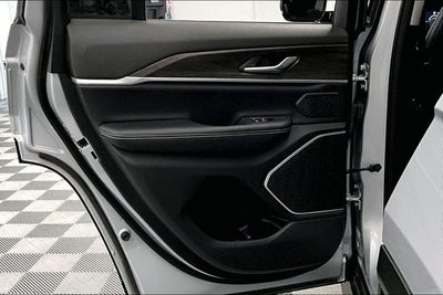 2024 Jeep Grand Cherokee Limited 4x4 - Black Appearance Pkg - Pano Roof - 20'' Whee