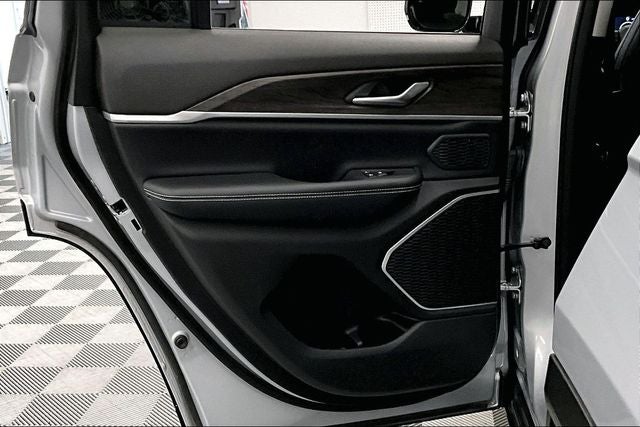 2024 Jeep Grand Cherokee Limited 4x4 - Black Appearance Pkg - Pano Roof - 20'' Whee