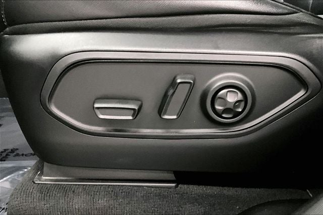 2024 Jeep Grand Cherokee Limited 4x4 - Black Appearance Pkg - Pano Roof - 20'' Whee