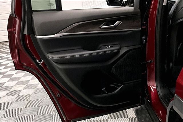 2023 Jeep Grand Cherokee Limited 4x4 - Adaptive Cruise - Blind Spot Detection