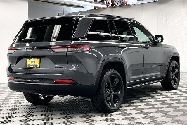 2024 Jeep Grand Cherokee Limited 4x4 - Black Appearance Pkg - Pano Roof