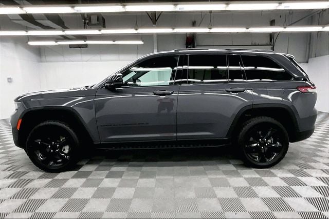 2024 Jeep Grand Cherokee Limited 4x4 - Black Appearance Pkg - Pano Roof