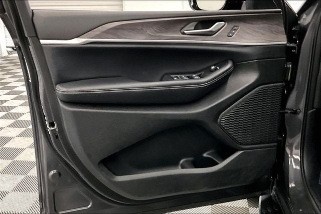2024 Jeep Grand Cherokee Limited 4x4 - Black Appearance Pkg - Pano Roof