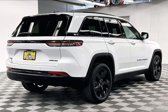 2023 Jeep Grand Cherokee Limited 4x4-Pano Roof-Adaptive Cruise-Htd Seats