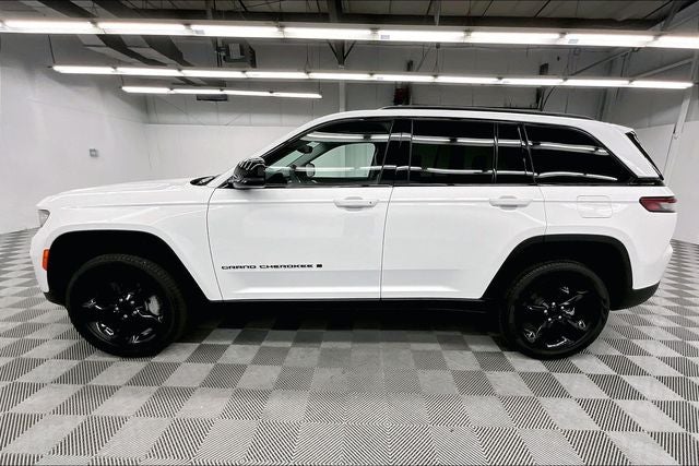 2023 Jeep Grand Cherokee Limited 4x4-Pano Roof-Adaptive Cruise-Htd Seats