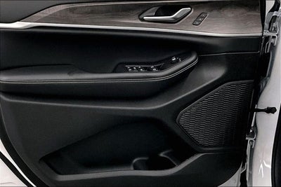 2023 Jeep Grand Cherokee Limited 4x4-Pano Roof-Adaptive Cruise-Htd Seats