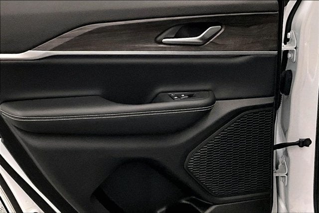 2023 Jeep Grand Cherokee Limited 4x4-Pano Roof-Adaptive Cruise-Htd Seats