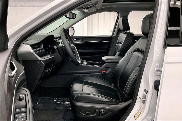 2023 Jeep Grand Cherokee Limited 4x4-Pano Roof-Adaptive Cruise-Htd Seats