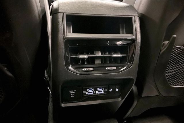 2023 Jeep Grand Cherokee Limited 4x4-Pano Roof-Adaptive Cruise-Htd Seats