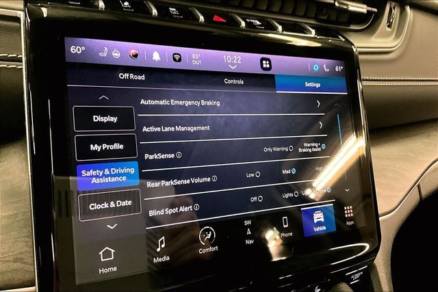 2023 Jeep Grand Cherokee Limited 4x4-Pano Roof-Adaptive Cruise-Htd Seats