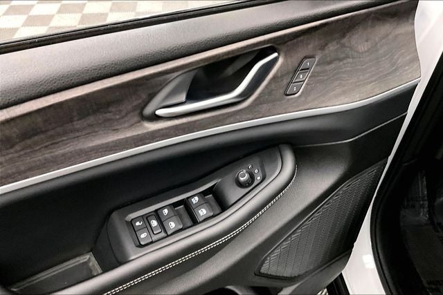 2023 Jeep Grand Cherokee Limited 4x4-Pano Roof-Adaptive Cruise-Htd Seats