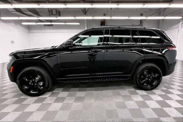 2024 Jeep Grand Cherokee Limited 4x4-Pano Roof-Adaptive Cruise-Htd/Cooled Leather