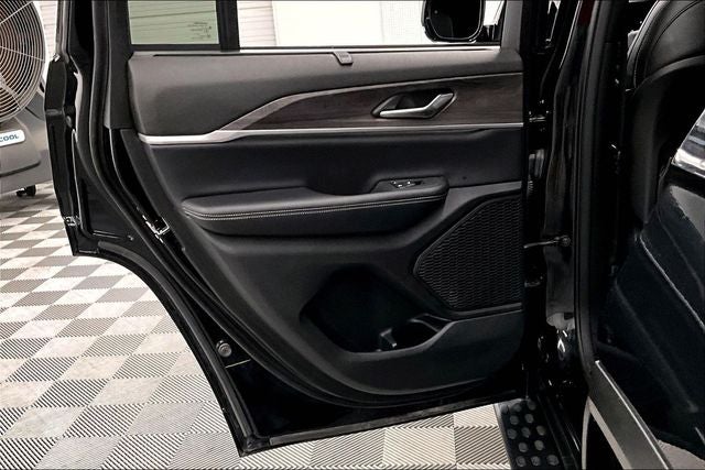 2024 Jeep Grand Cherokee Limited 4x4-Pano Roof-Adaptive Cruise-Htd/Cooled Leather