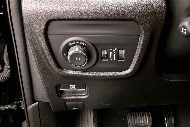 2024 Jeep Grand Cherokee Limited 4x4-Pano Roof-Adaptive Cruise-Htd/Cooled Leather