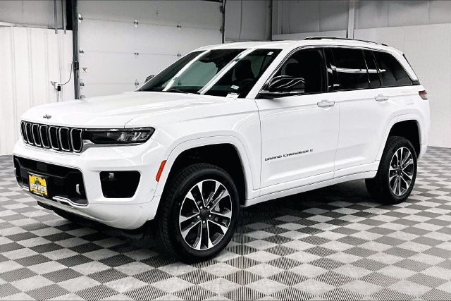 2023 Jeep Grand Cherokee Overland Panoramic Roof-4X4-Adaptive Cruise