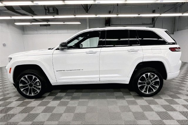 2023 Jeep Grand Cherokee Overland Panoramic Roof-4X4-Adaptive Cruise