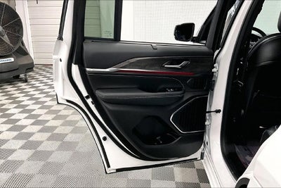 2023 Jeep Grand Cherokee Overland Panoramic Roof-4X4-Adaptive Cruise