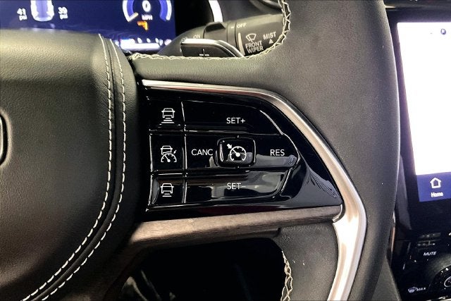 2023 Jeep Grand Cherokee Overland Panoramic Roof-4X4-Adaptive Cruise