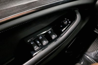 2023 Jeep Grand Cherokee Overland Panoramic Roof-4X4-Adaptive Cruise