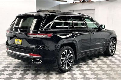 2023 Jeep Grand Cherokee Overland 4x4-Pano Roof-Htd/Cooled Massaging Leather