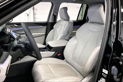 2023 Jeep Grand Cherokee Overland 4x4-Pano Roof-Htd/Cooled Massaging Leather